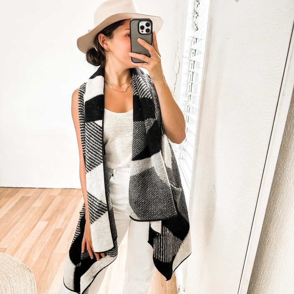 Cejon Plaid Wool Blend Sweater Vest Black White